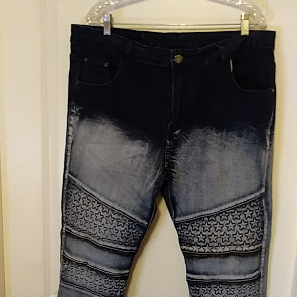 Men Jeans - Picture 2 of 3